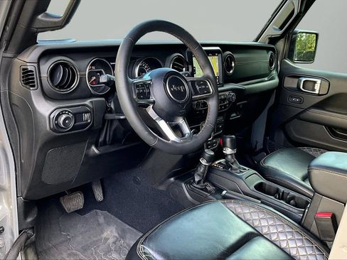 Used 2023 Jeep Wrangler Unlimited Sahara AWD/4WD image 18