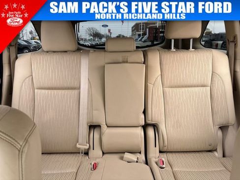 Used 2014 Toyota Highlander LE image 15