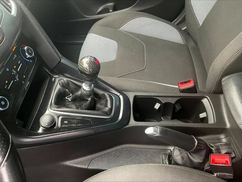 Used 2018 Ford Focus ST FWD image 18