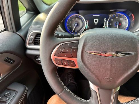 New 2025 Chrysler Pacifica Select image 39