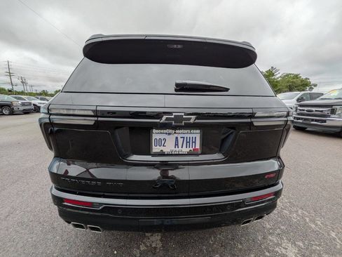 Used 2025 Chevrolet Traverse RS AWD/4WD image 7