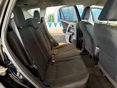 Used 2017 Toyota RAV4 LE AWD/4WD image 24