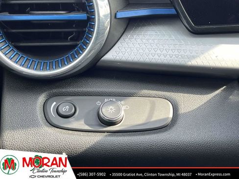 Certified 2025 Chevrolet Trax LT w/ Driver Confidence Package image 25