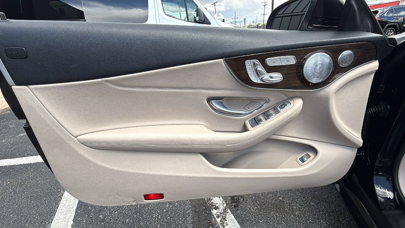 Used 2020 Mercedes-Benz C 300 4MATIC Cabriolet w/ Parking Assistance Package image 17