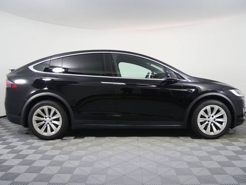 Used 2019 Tesla Model X 100D image 2