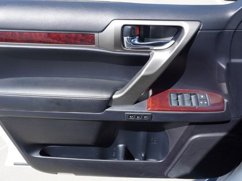 Used 2016 Lexus GX 460 w/ Premium Package image 23