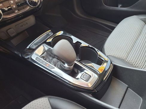 Used 2024 Chevrolet Trax LT image 25