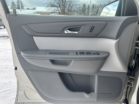 Used 2016 GMC Acadia SLE image 15