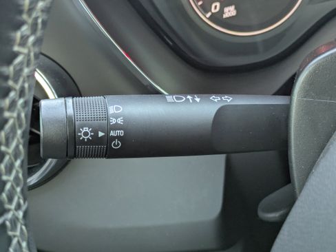 Used 2021 Chevrolet Camaro LT w/ Technology Package image 14