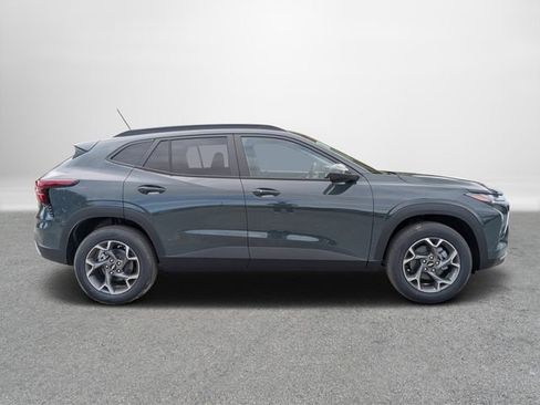 New 2026 Chevrolet Trax LT w/ Driver Confidence Package image 3