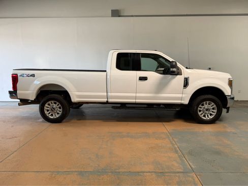 Used 2019 Ford F350 XLT w/ Camper Package AWD/4WD image 6