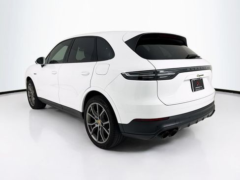 Certified 2023 Porsche Cayenne Platinum Edition AWD/4WD image 3