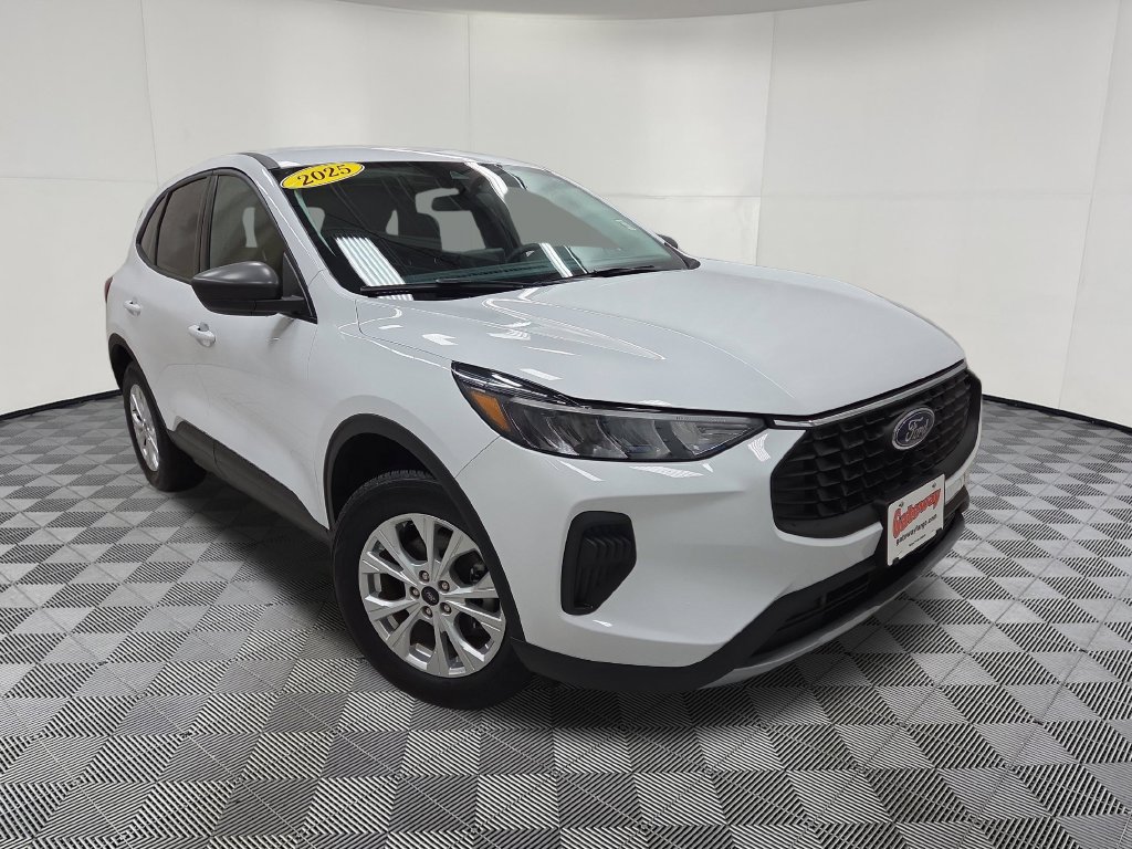 Used 2025 Ford Escape Active AWD/4WD image 3