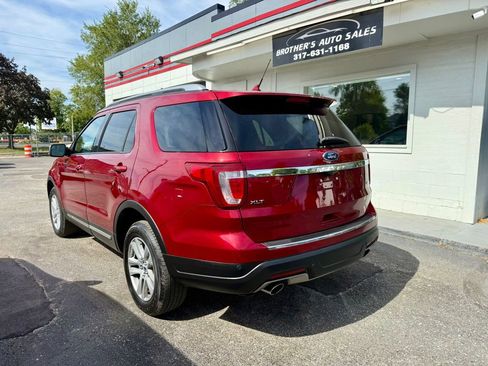 Used 2018 Ford Explorer XLT w/ Equipment Group 202A image 9