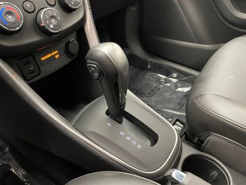 Used 2022 Chevrolet Trax LT w/ Premium Seat Package image 7