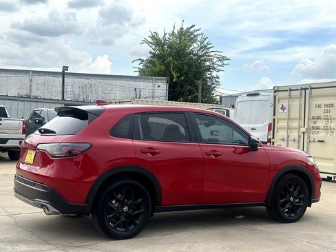 Used 2025 Honda HR-V Sport image 5