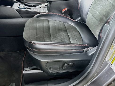Used 2021 Ford Escape SEL w/ SEL Stealth AWD Package image 21