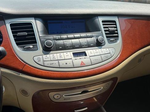 Used 2014 Hyundai Genesis 3.8 RWD image 30