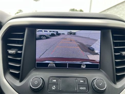 Used 2023 GMC Acadia SLE w/ Driver Convenience Package image 14