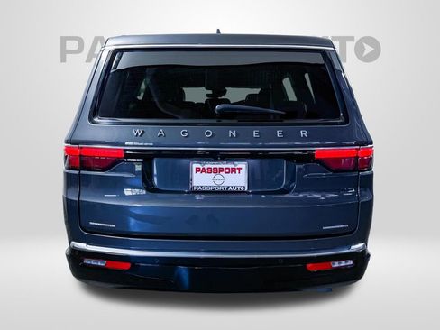 Used 2022 Jeep Wagoneer Series III AWD/4WD image 7