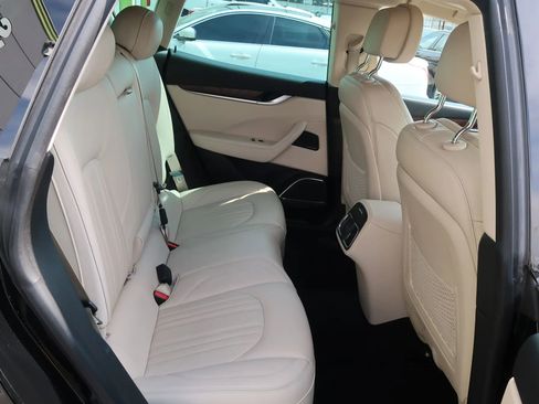 Used 2017 Maserati Levante w/ Luxury Package image 21