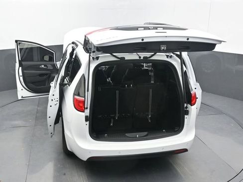 New 2025 Chrysler Voyager LX image 74