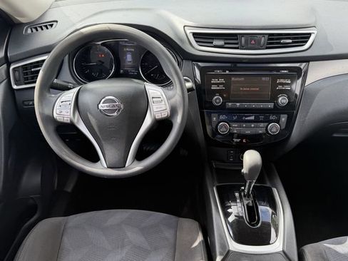 Used 2015 Nissan Rogue SV image 9