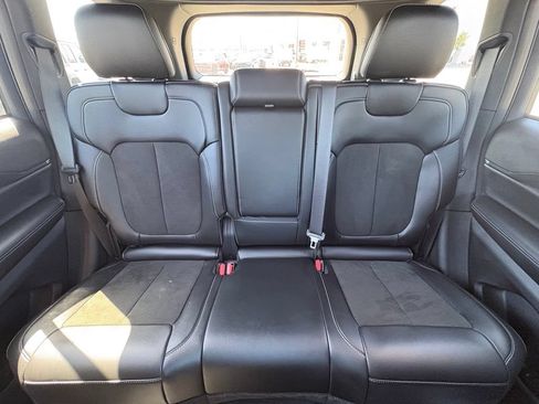 Used 2025 Jeep Grand Cherokee Altitude AWD/4WD image 28