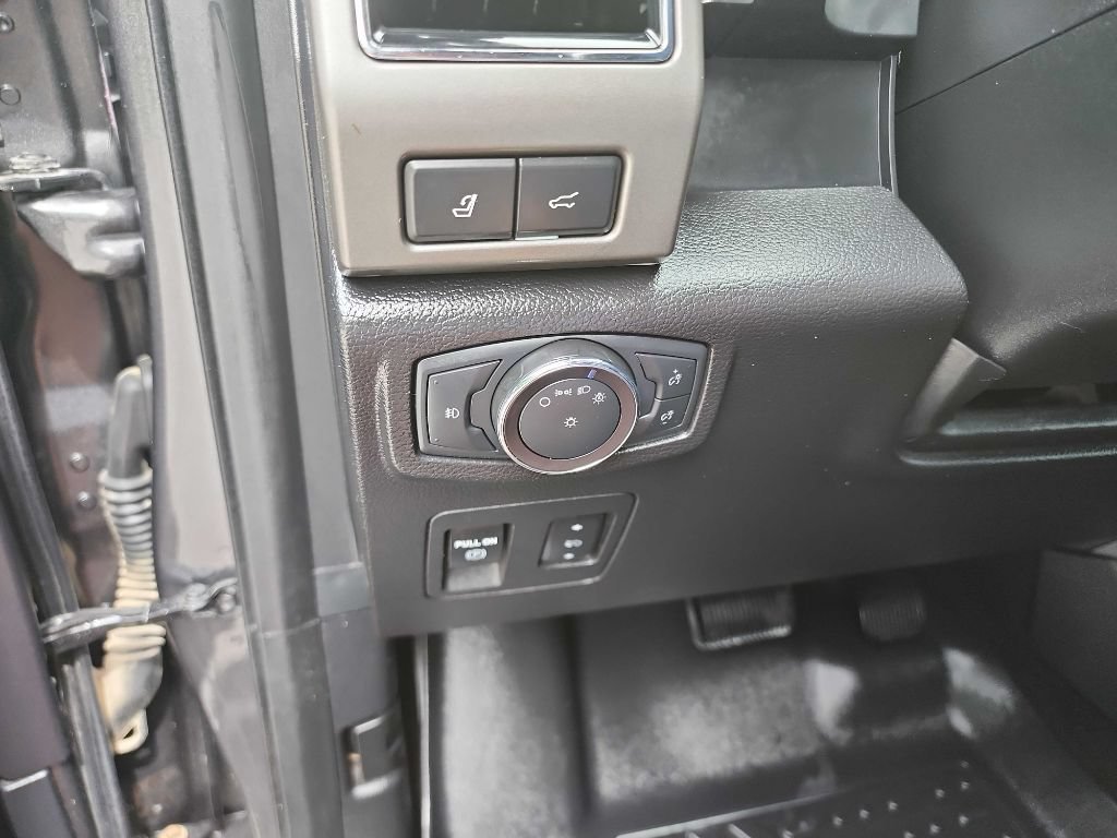 Used 2019 Ford Expedition XLT w/ Equipment Group 202A RWD image 21