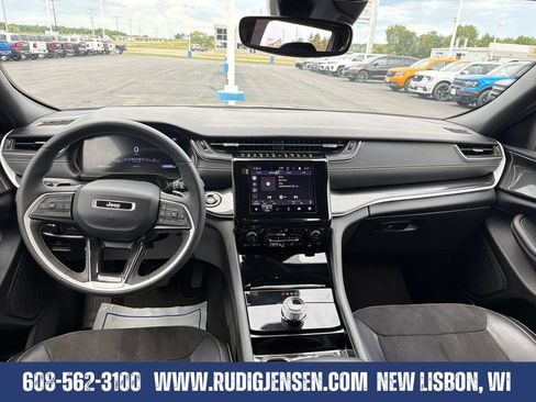 Used 2023 Jeep Grand Cherokee L Laredo AWD/4WD image 12