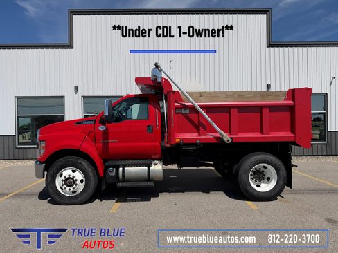 Used 2023 Ford F750 2WD Regular Cab Super Duty image 1