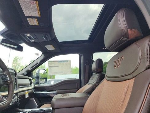 New 2025 Ford F250 King Ranch w/ Chrome Package image 18
