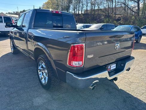 Used 2017 RAM 1500 Laramie RWD image 10