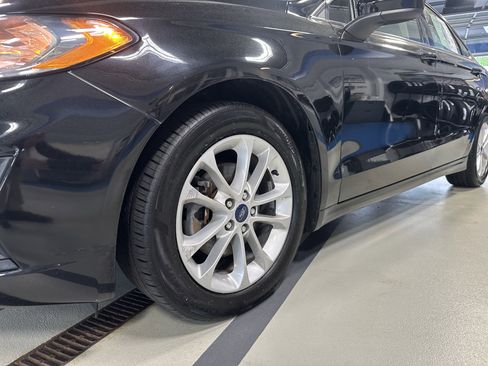 Used 2020 Ford Fusion SE FWD image 19