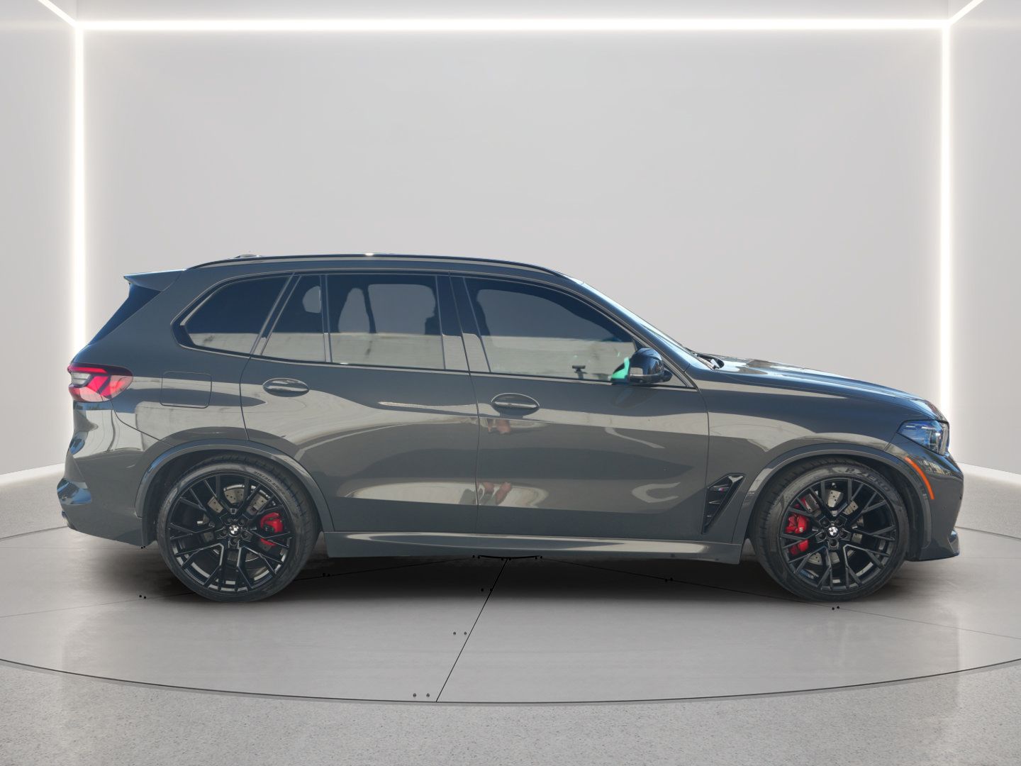 Used 2022 BMW X5 M w/ Competition Package 2 AWD/4WD image 6