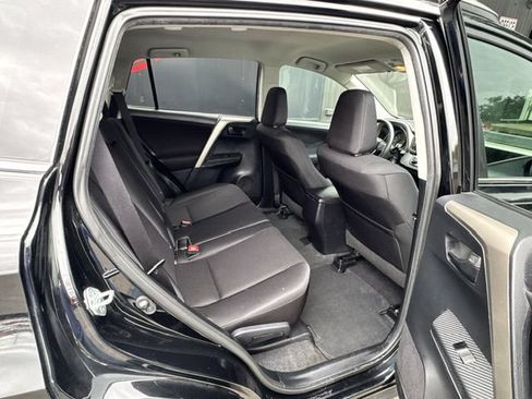 Used 2015 Toyota RAV4 LE AWD/4WD image 17