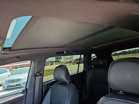 Used 2024 Volkswagen Tiguan SE R-Line w/ MDO Package, Three-Row FWD image 21