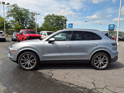 Used 2023 Porsche Cayenne AWD/4WD image 5