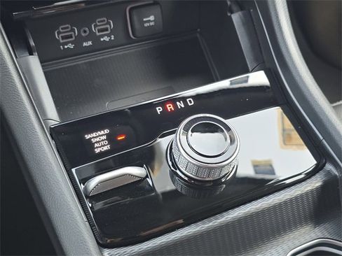 New 2025 Jeep Grand Cherokee Limited w/ Luxury Tech Group II image 13