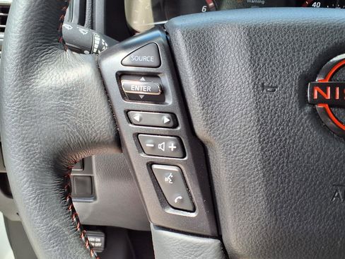 Used 2023 Nissan Titan PRO-4X AWD/4WD image 31