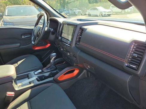 Used 2023 Nissan Frontier PRO-4X w/ Technology Package image 33