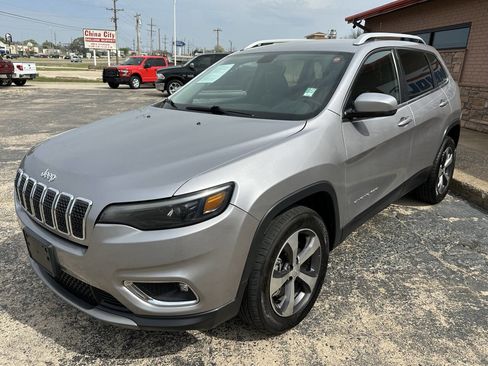 Used 2019 Jeep Cherokee Limited image 5