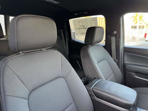 Used 2025 GMC Canyon Elevation w/ Convenience Package image 30