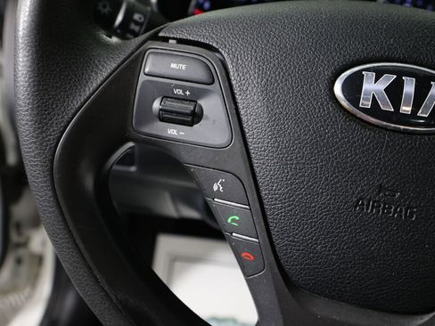 Used 2017 Kia Forte LX image 29