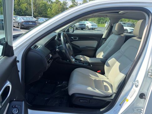 Used 2023 Honda Civic Touring image 10