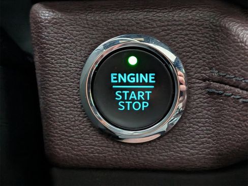 Used 2022 Ford Expedition Limited image 28