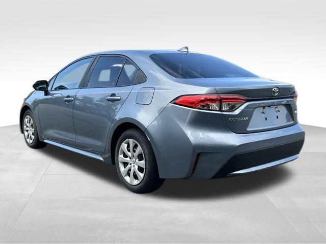Used 2020 Toyota Corolla LE FWD image 3