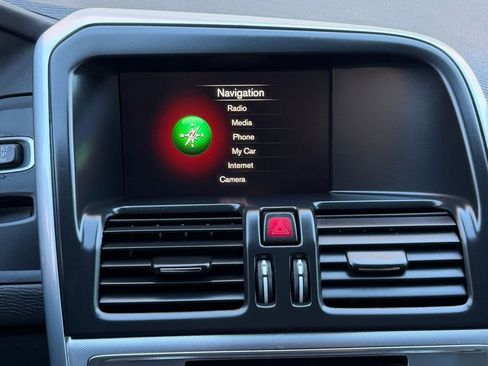 Used 2017 Volvo XC60 T5 Dynamic w/ Preferred Option Package image 39