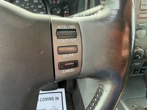 Used 2004 Nissan Titan LE w/ (Tow) Big Tow Pkg image 20