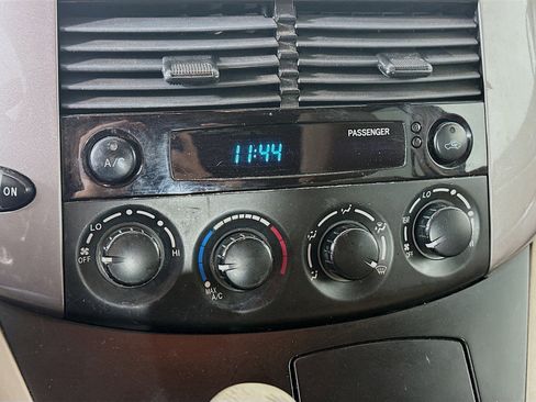 Used 2009 Toyota Sienna LE image 21